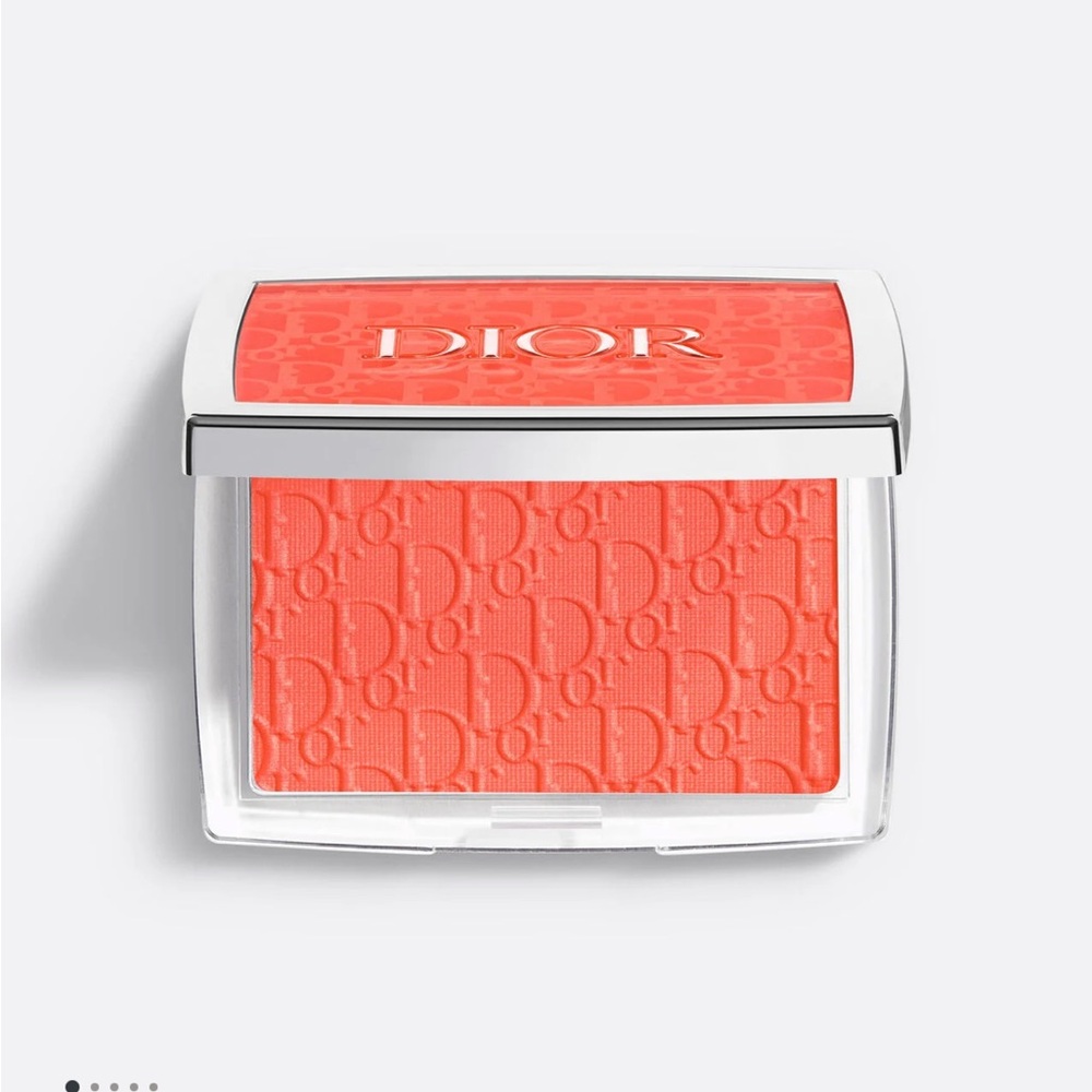 Dior Rosy Glow powder blush in shade 061 Poppy
Coral. New